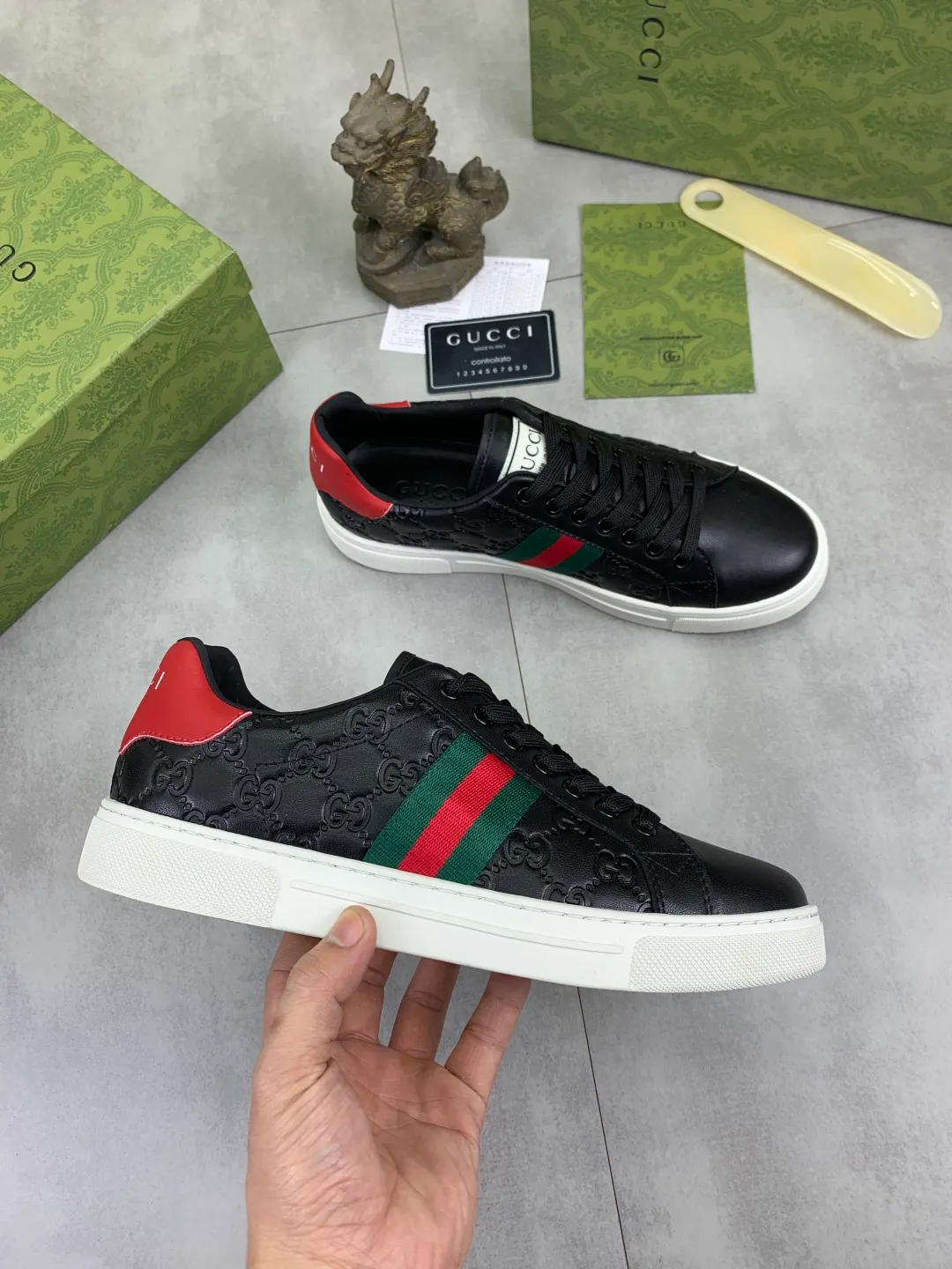 Men's Men's Shoes P420 💰[New Style] 🆘 The latest model from Gucci's official website🎁Classic casual and fashionable men's shoes👟Hot style💥Simple and elegant style, exclusive for trendy men. Unique latest brand elements from the official website👑Gucci original decoration, fashionable and generous, made of original soft calfskin fabric➕Comfortable soft sheepskin lining ✅The official website specifies wear-resistant rubber outsole_full of elasticity, classic model taken in real life🎬Color: 2️⃣colors available😍Number: 38-44